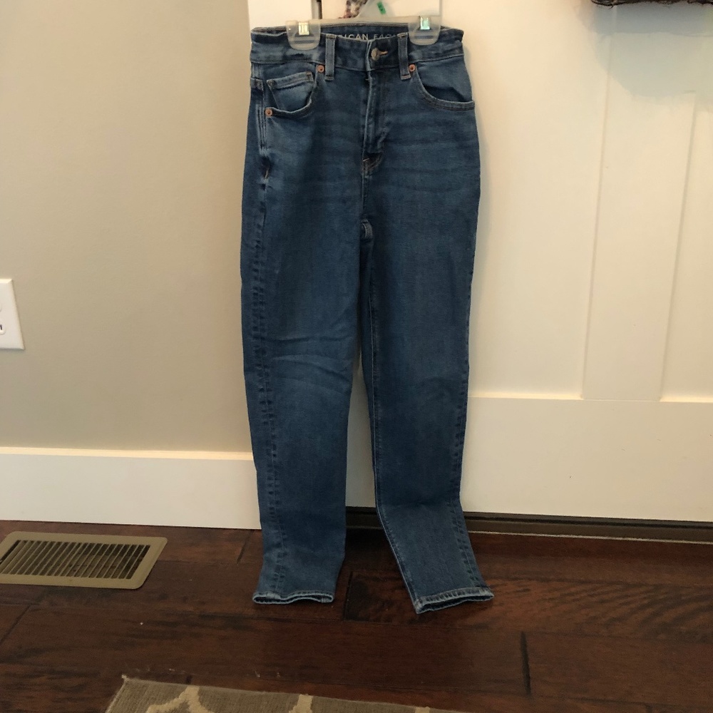 American Eagle - Size 00 Mom Jean